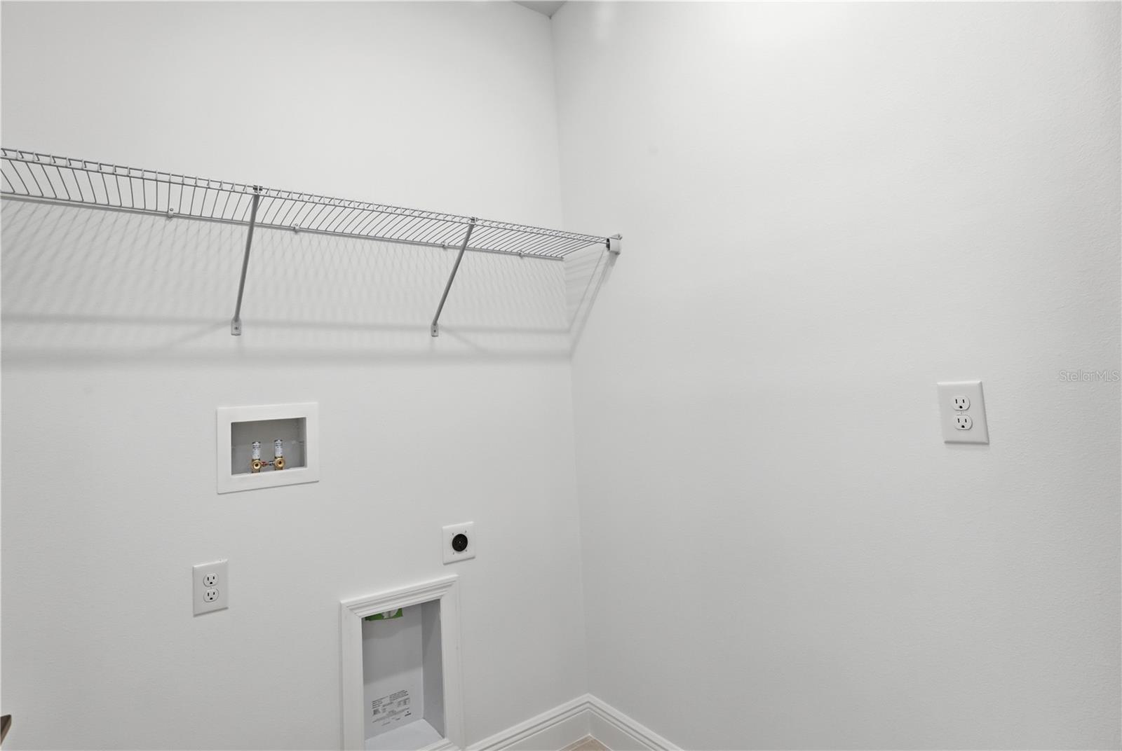 468 Veneto Cir Property Photo 28