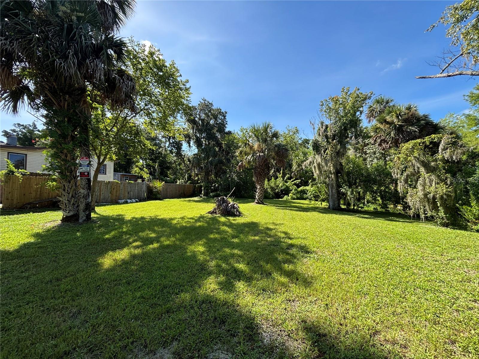 218 Herbert St Property Photo 7