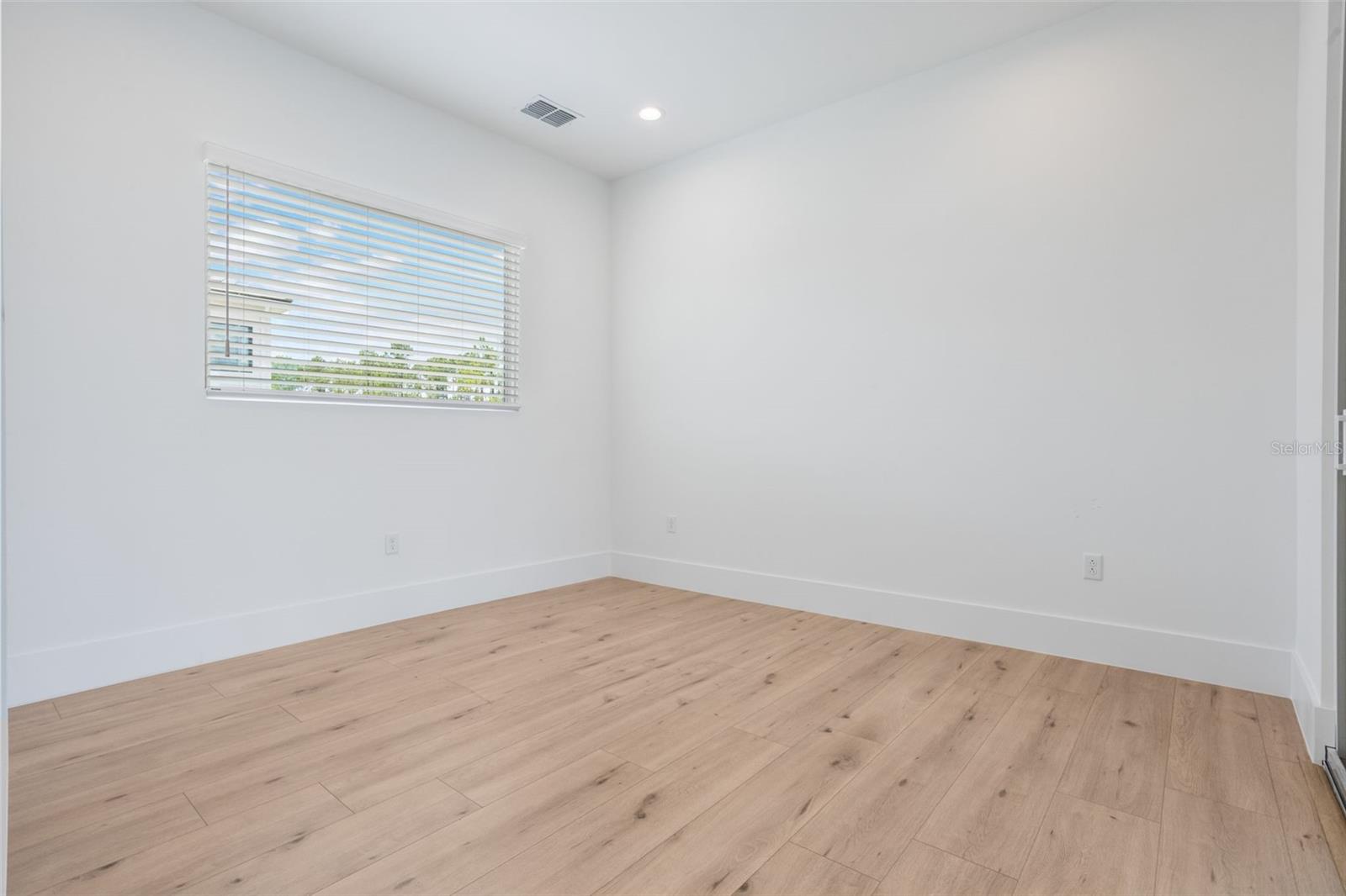 16110 Pendio Dr Property Photo 31