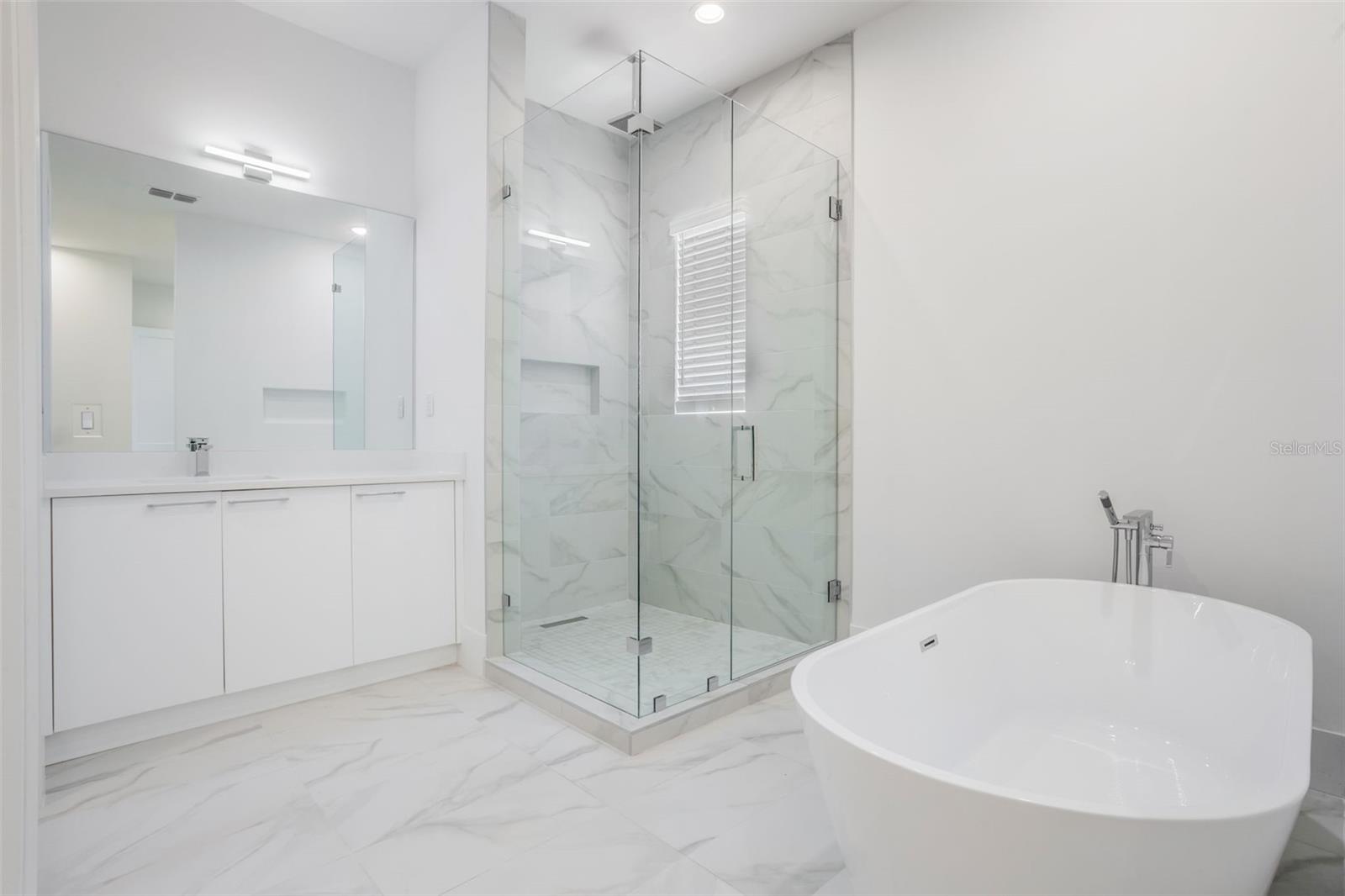 16110 Pendio Dr Property Photo 34
