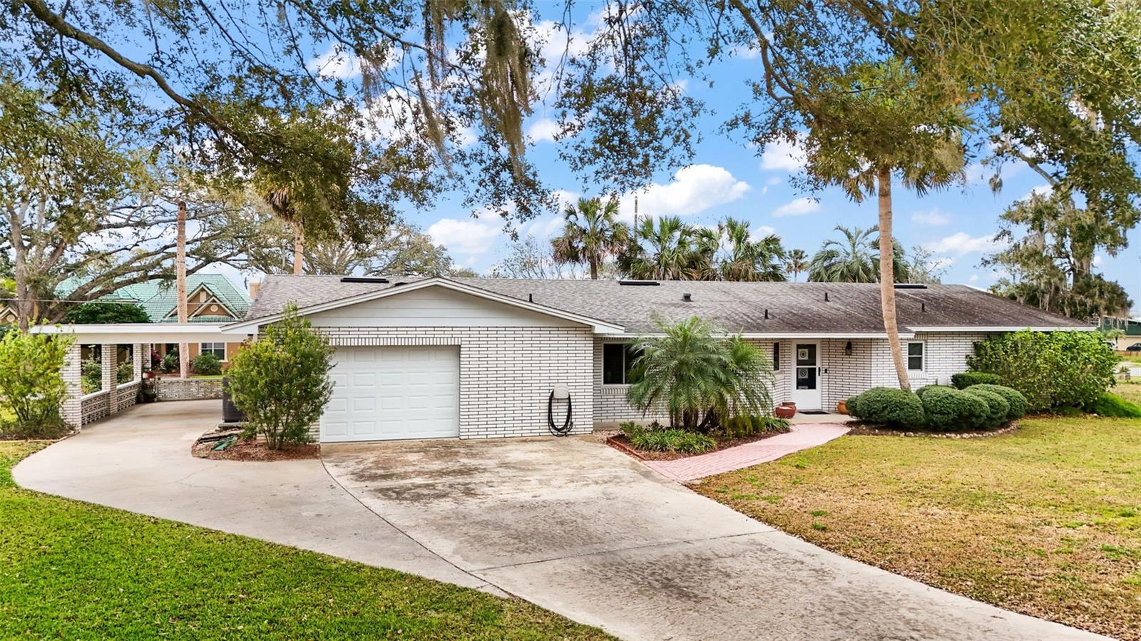 803 N SHORE DR