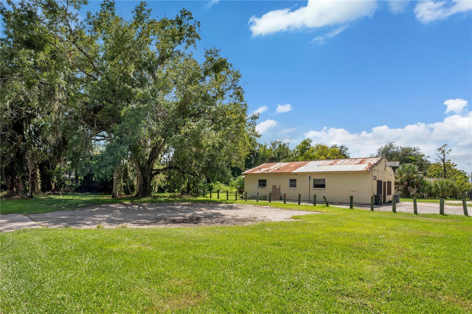 1401 Historic Goldsboro Blvd Property Photo 5