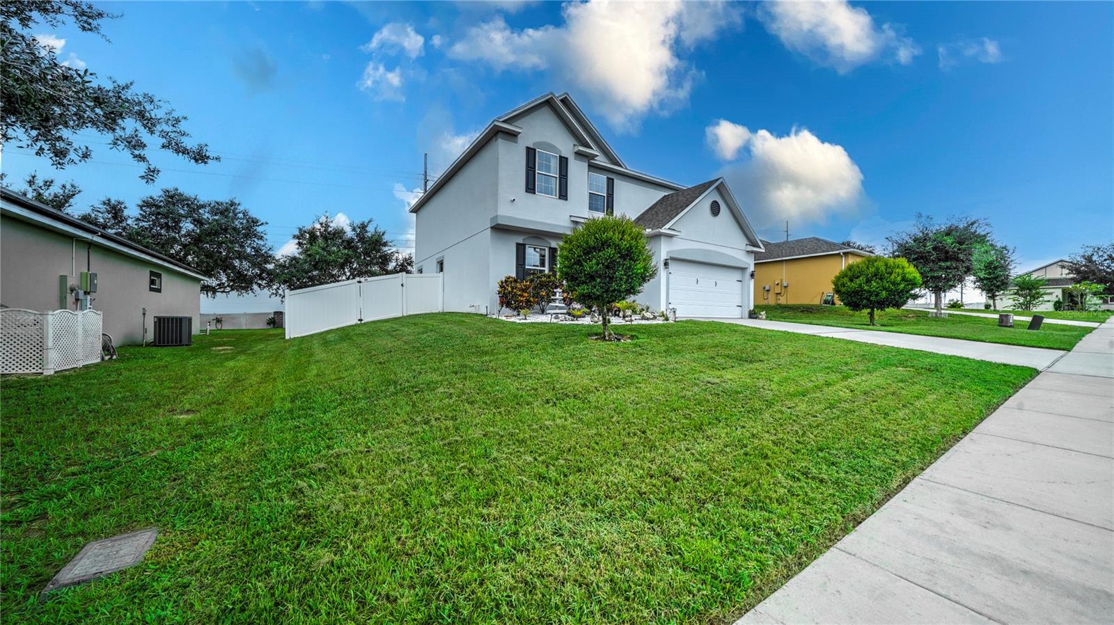 2015 Barstow Ln Property Photo 3