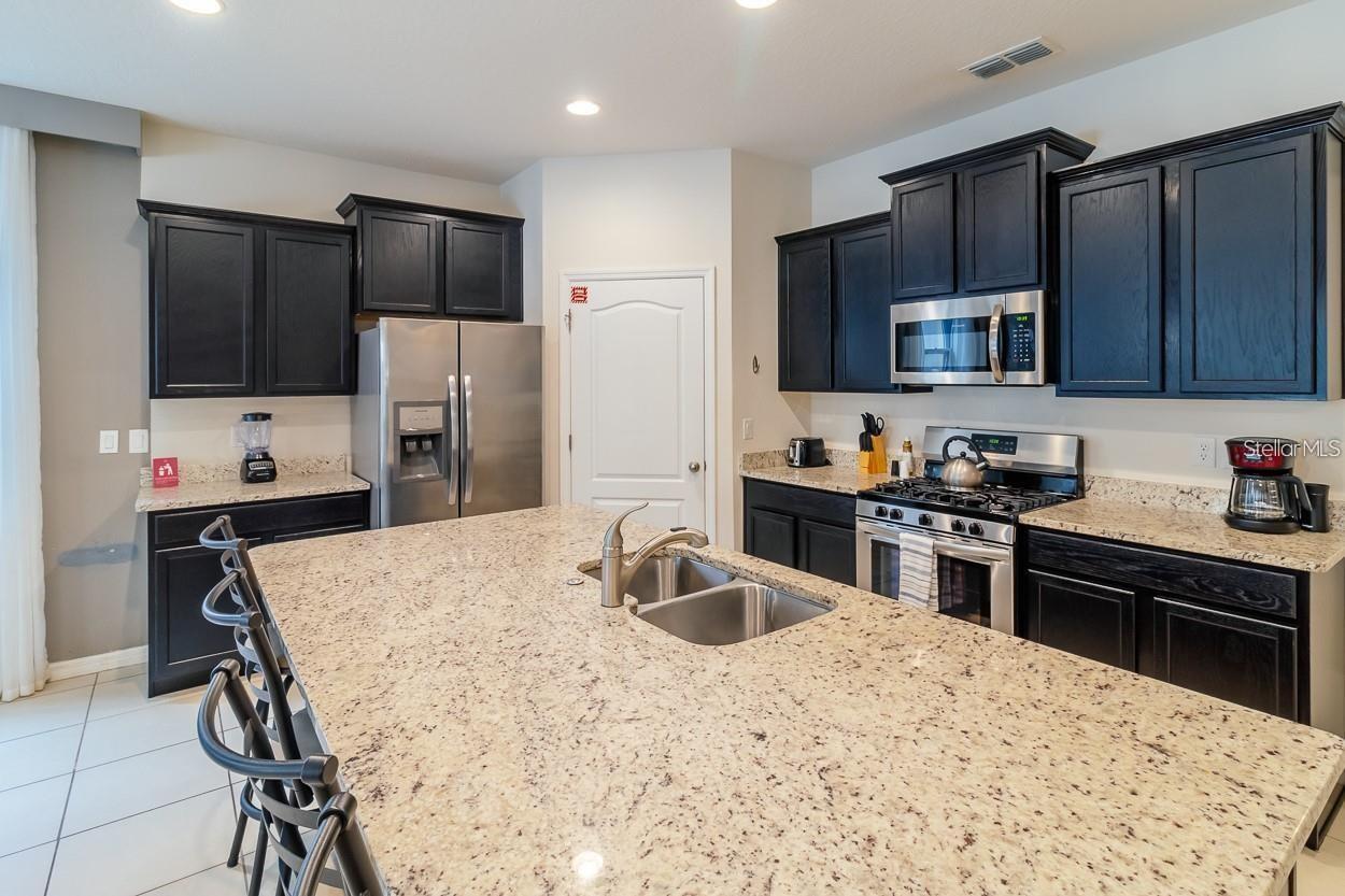 6047 Broad Oak Dr Property Photo 4