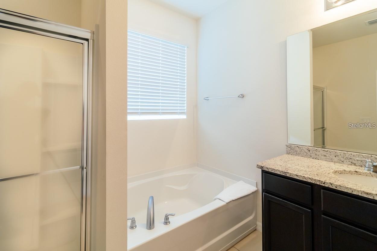 6047 Broad Oak Dr Property Photo 10