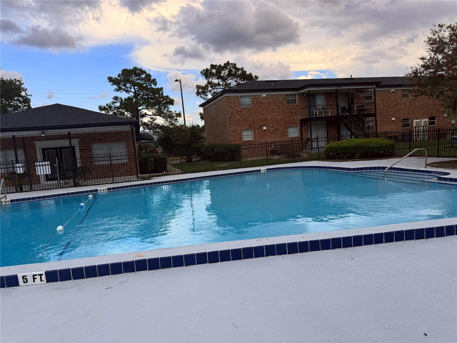 5325 Curry Ford Rd #g202 Property Photo 4