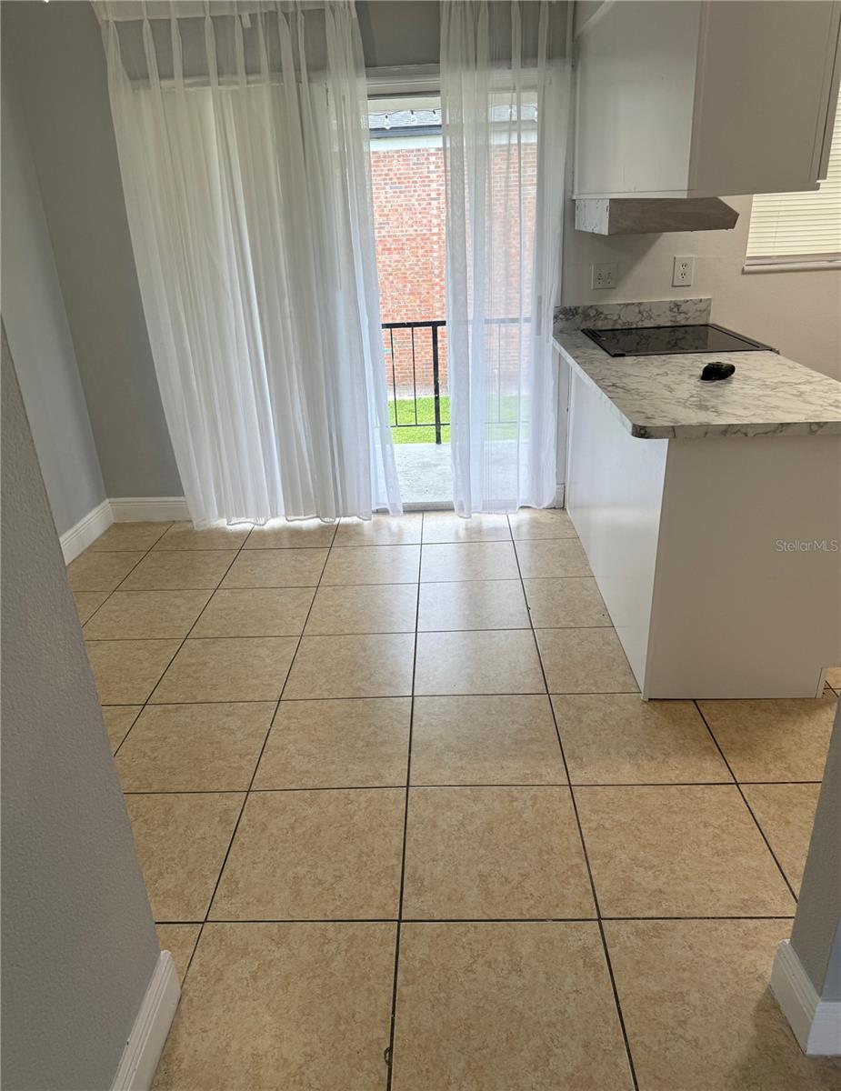 5325 Curry Ford Rd #g202 Property Photo 9