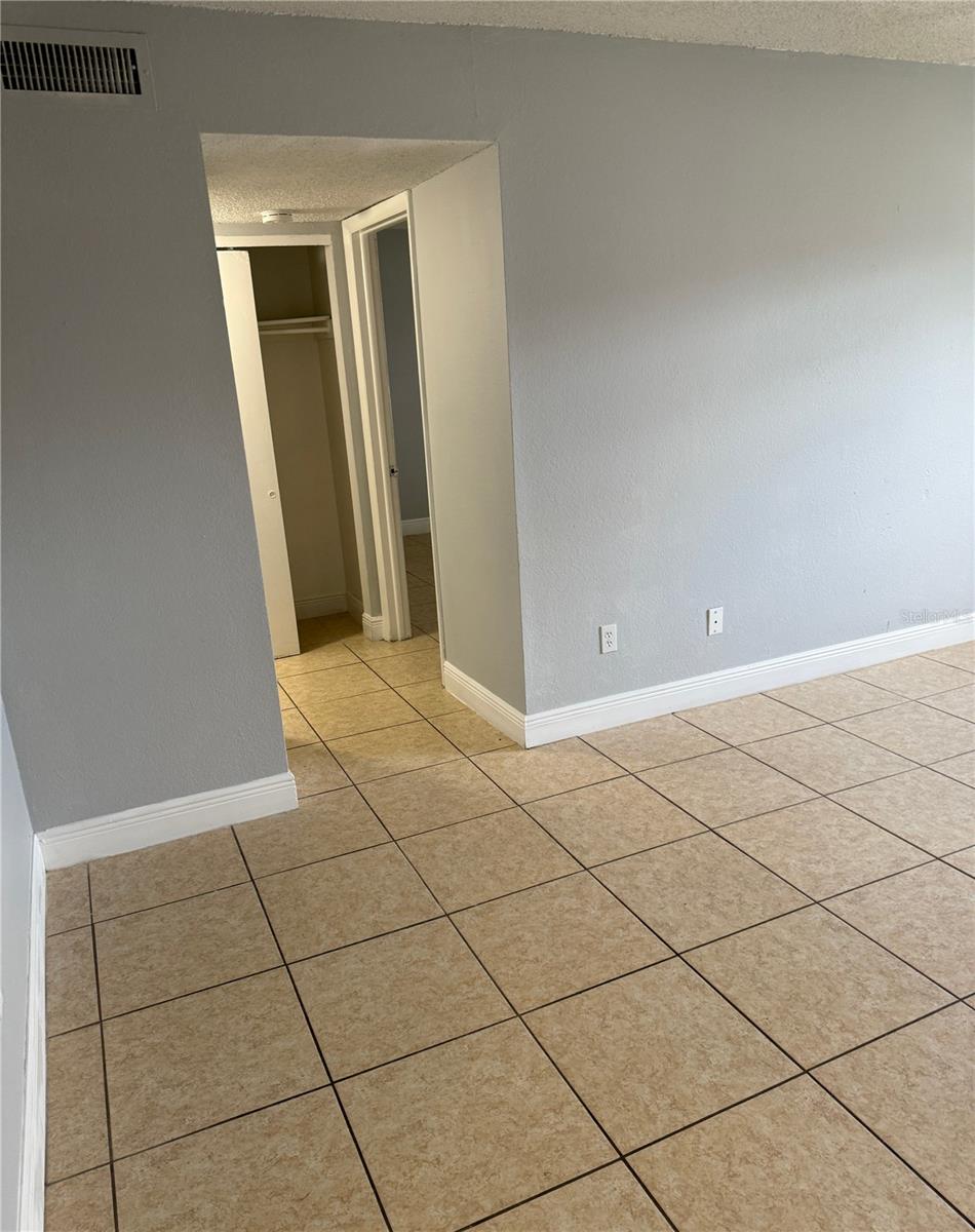 5325 Curry Ford Rd #g202 Property Photo 15