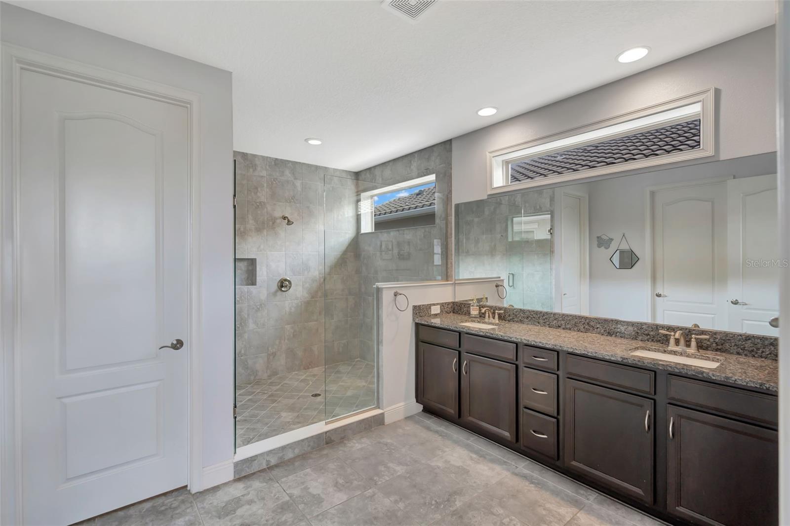 13109 Stanthorne Ave Property Photo 43