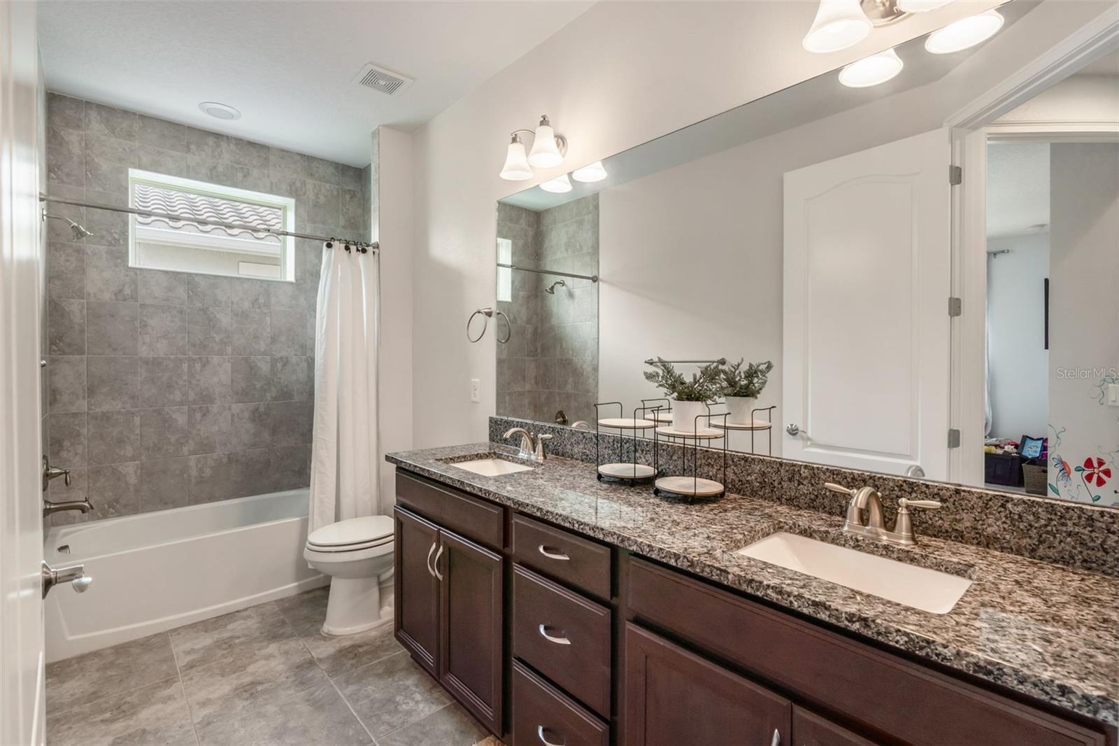 13109 Stanthorne Ave Property Photo 50