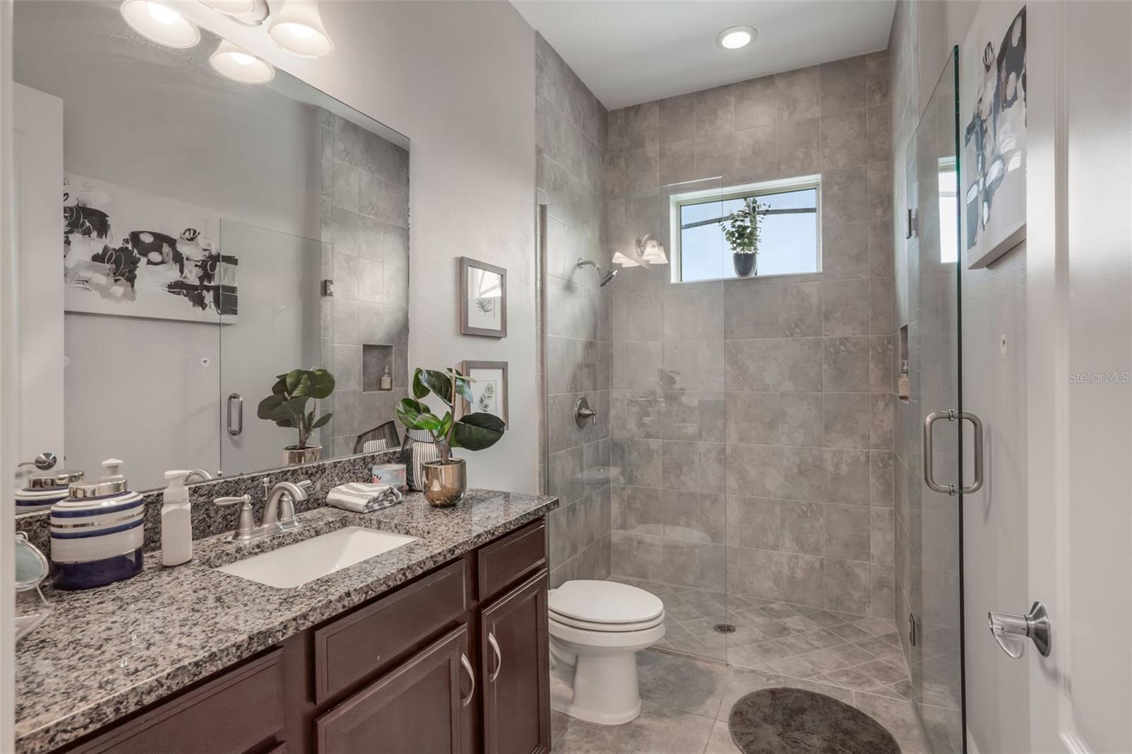13109 Stanthorne Ave Property Photo 52