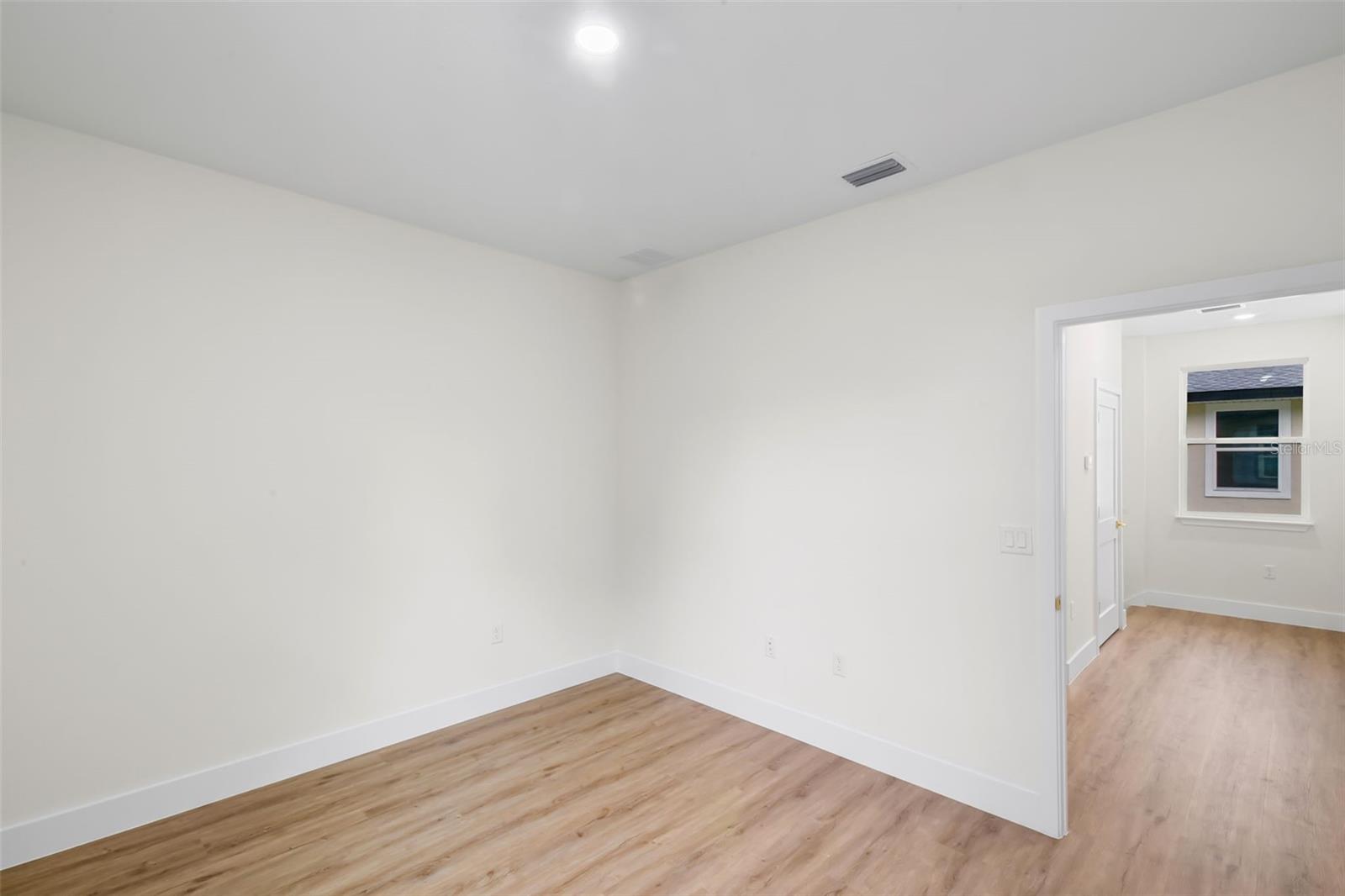 1030 Wilks Ave Property Photo 30