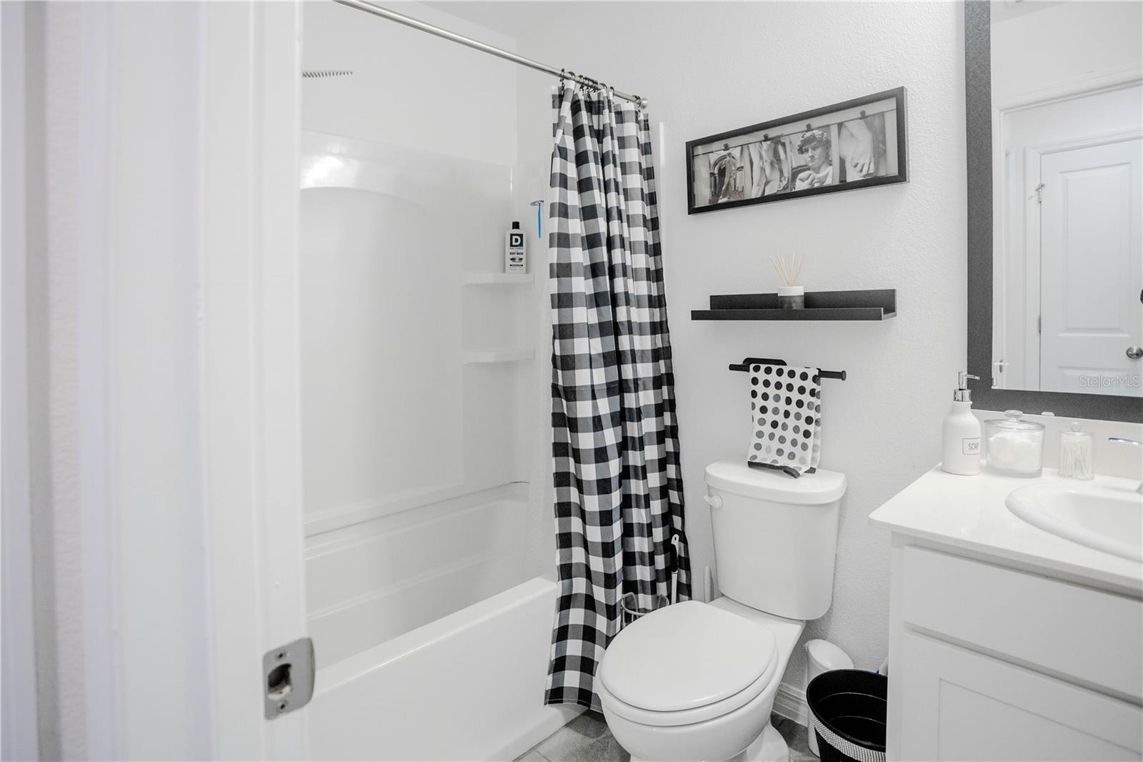 643 Belgrove St Property Photo 19