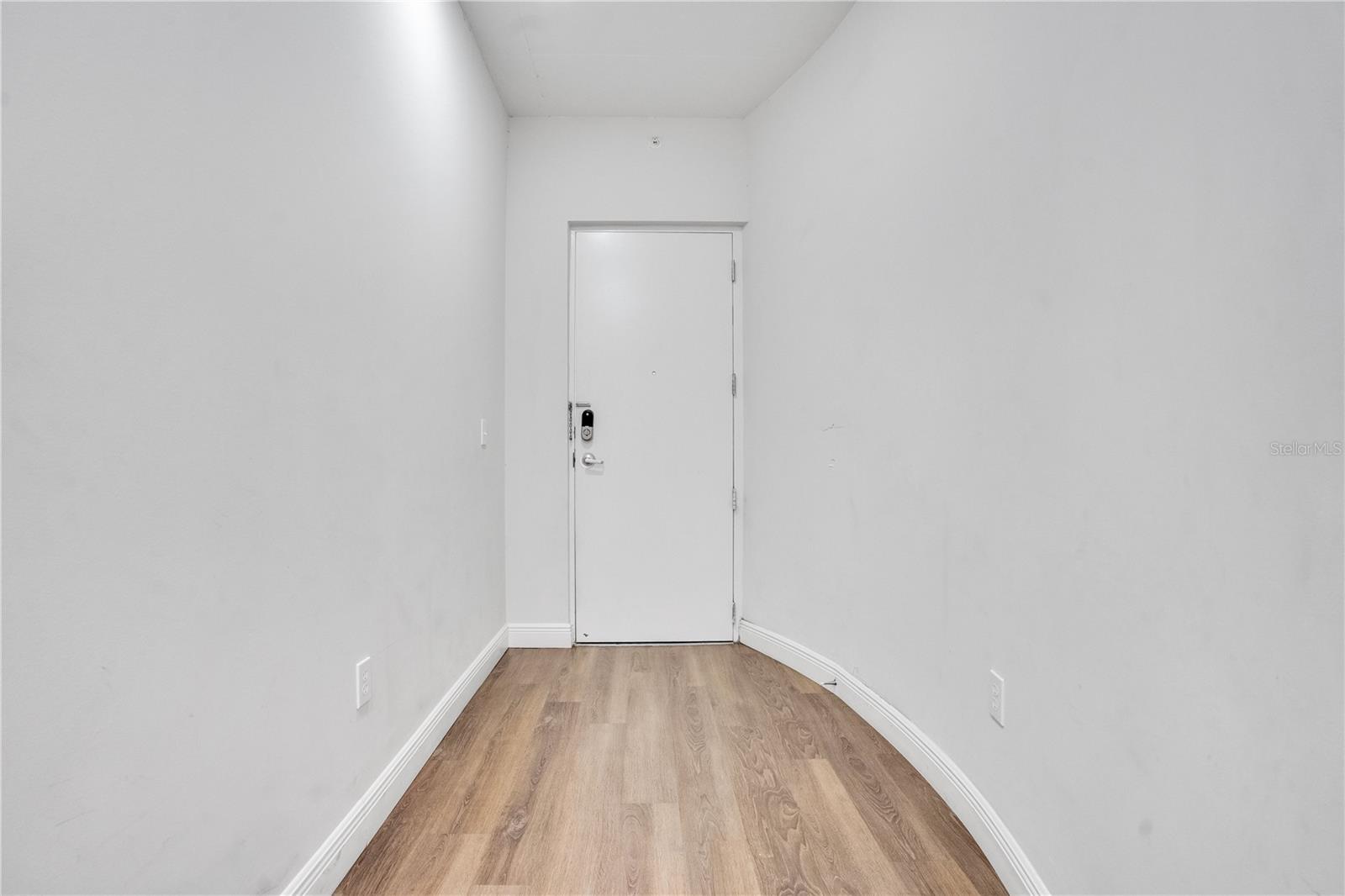 525 E Jackson St #502 Property Photo 6