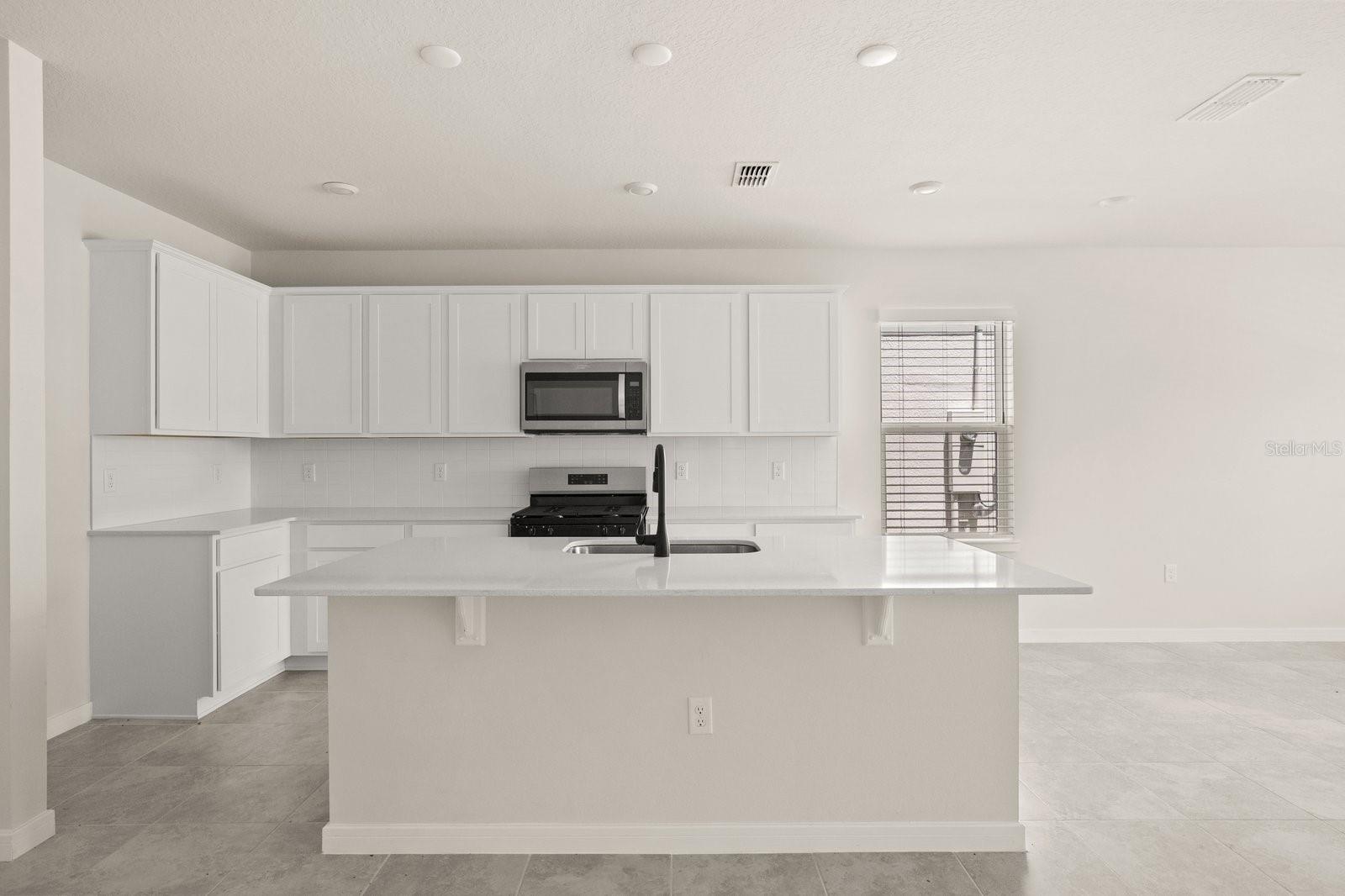 4066 Feather Tree Dr Property Photo 3