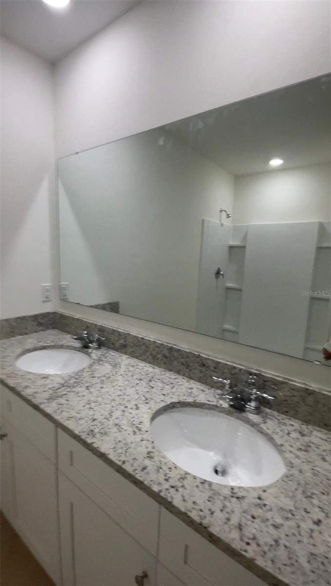 O6339245 Property Photo 18