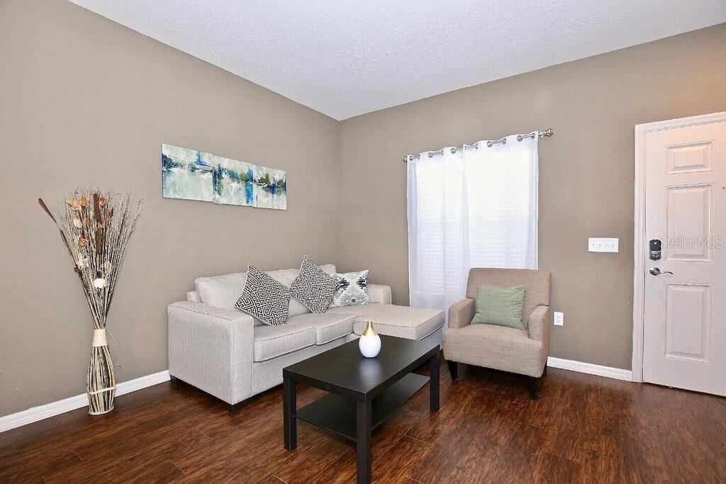 3211 Wish Ave Property Photo 5