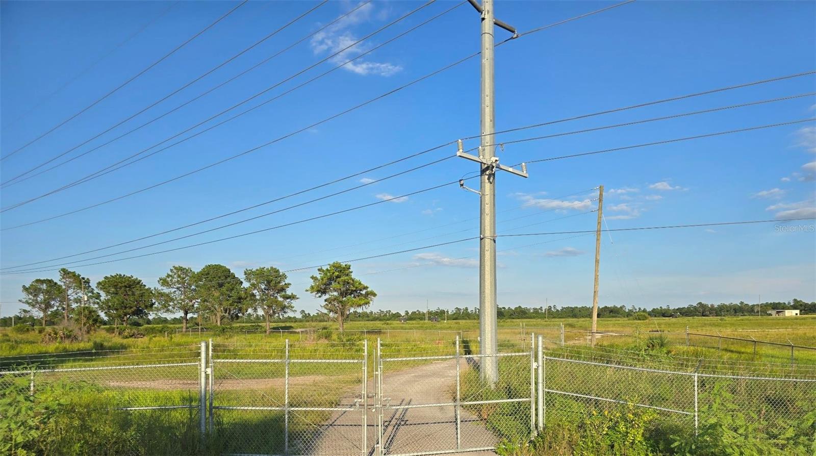 International Dr Property Photo 3