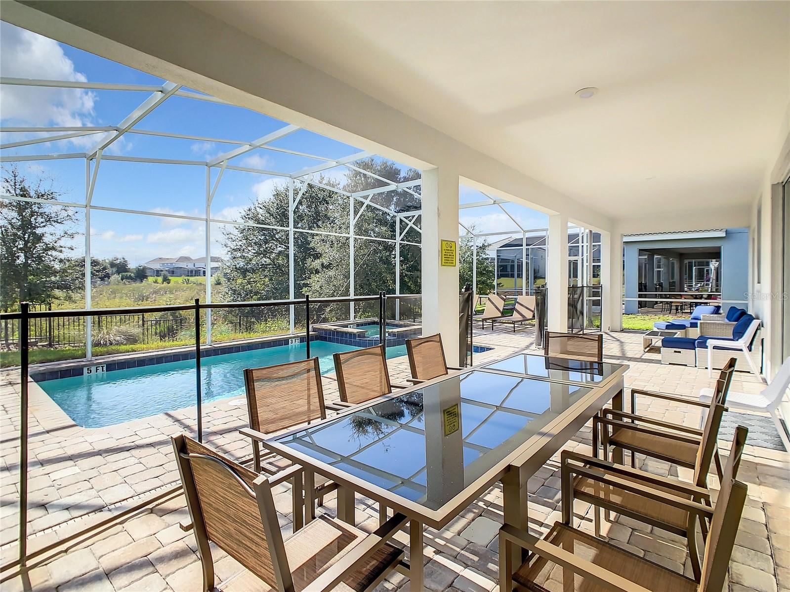 8814 Interlocking Ct Property Photo 4
