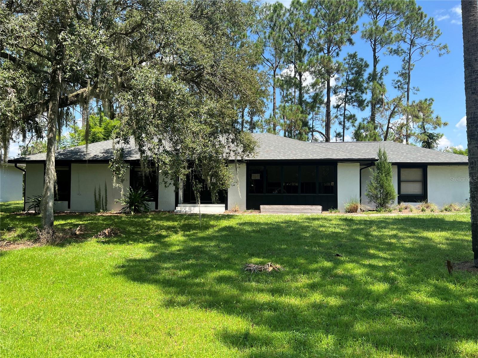 1498 Stone Trl Property Photo 2