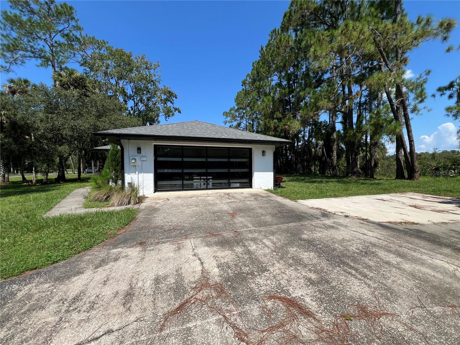 1498 Stone Trl Property Photo 3