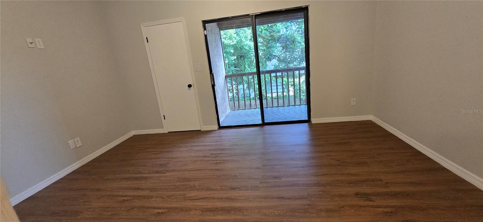 1834 Foxhall Cir Property Photo 11