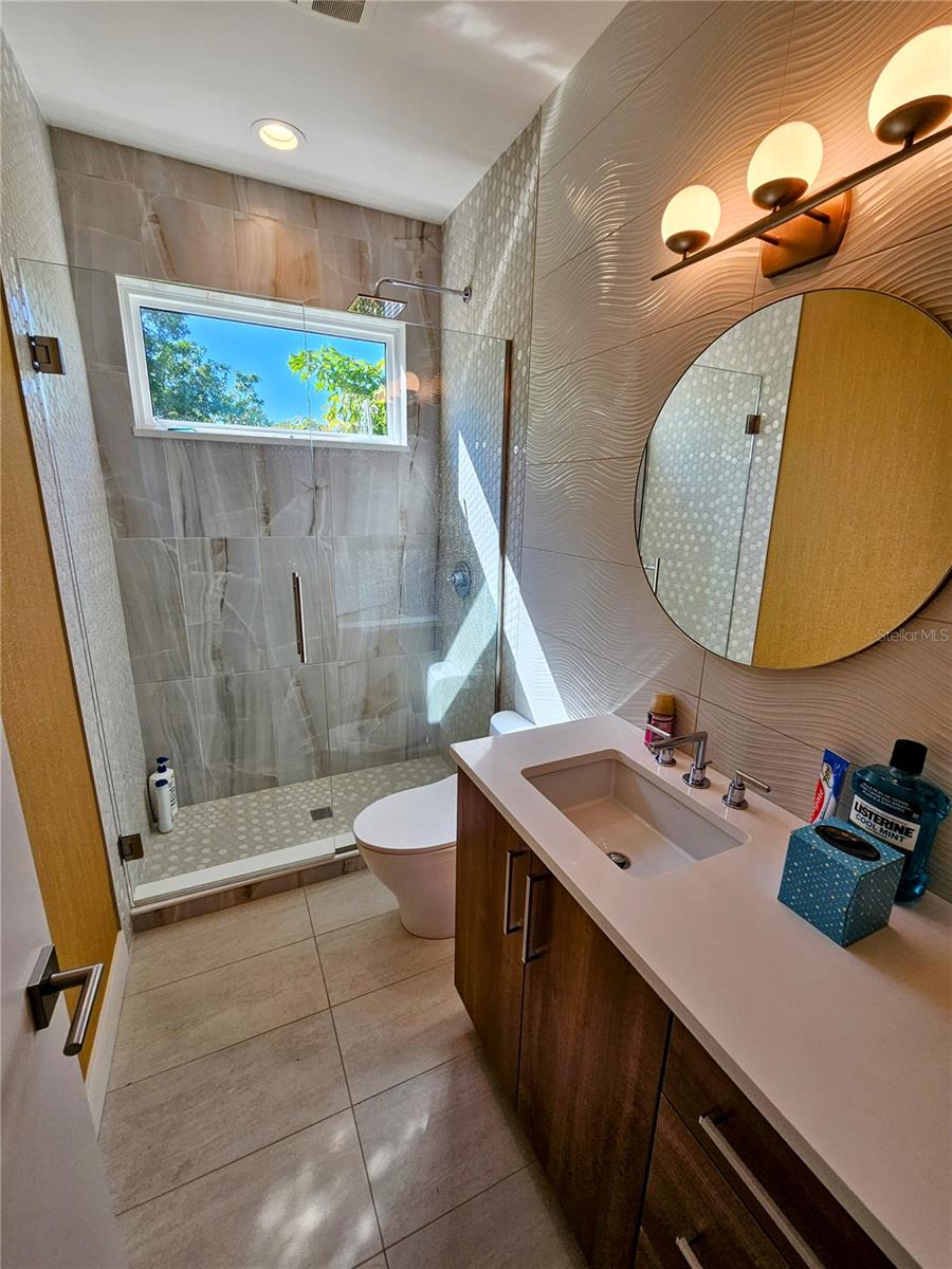2408 Nassau St Property Photo 15