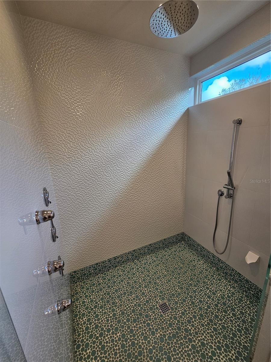 2408 Nassau St Property Photo 30