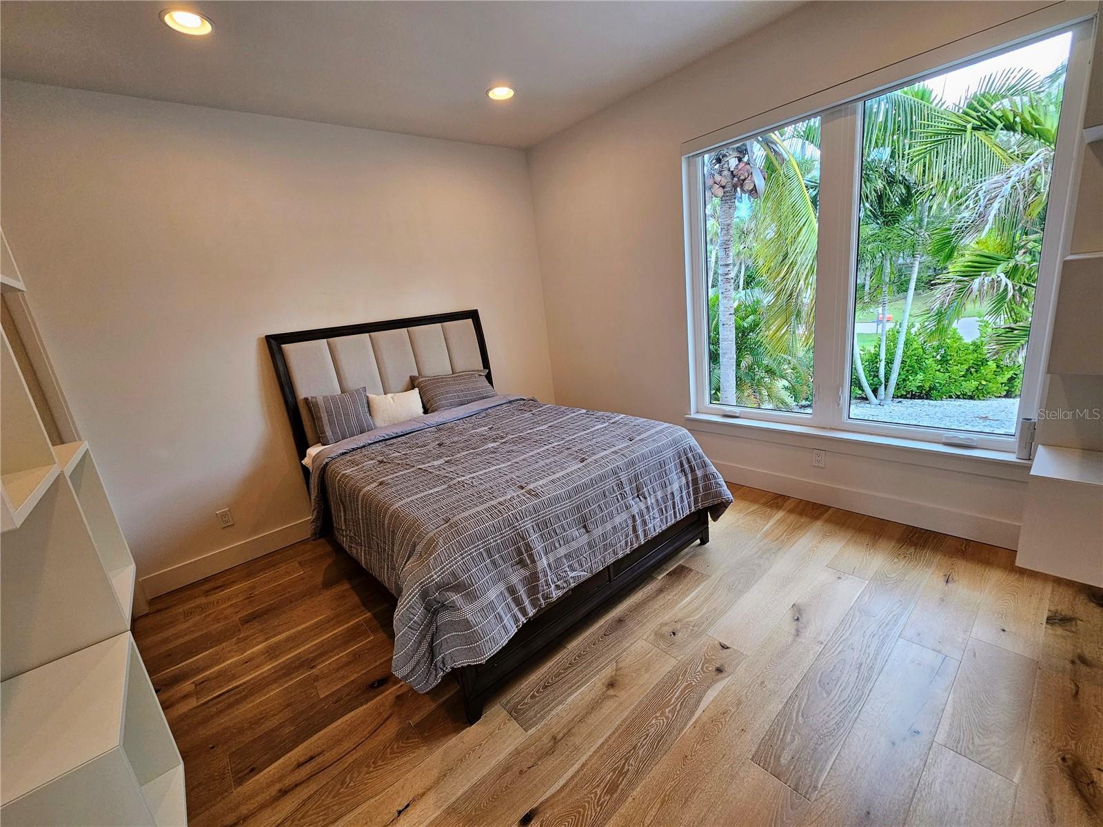 2408 Nassau St Property Photo 31