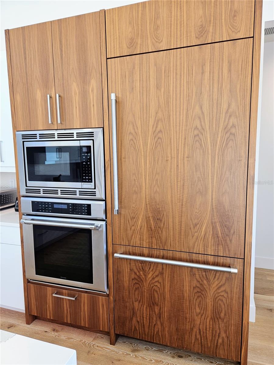 2408 Nassau St Property Photo 44