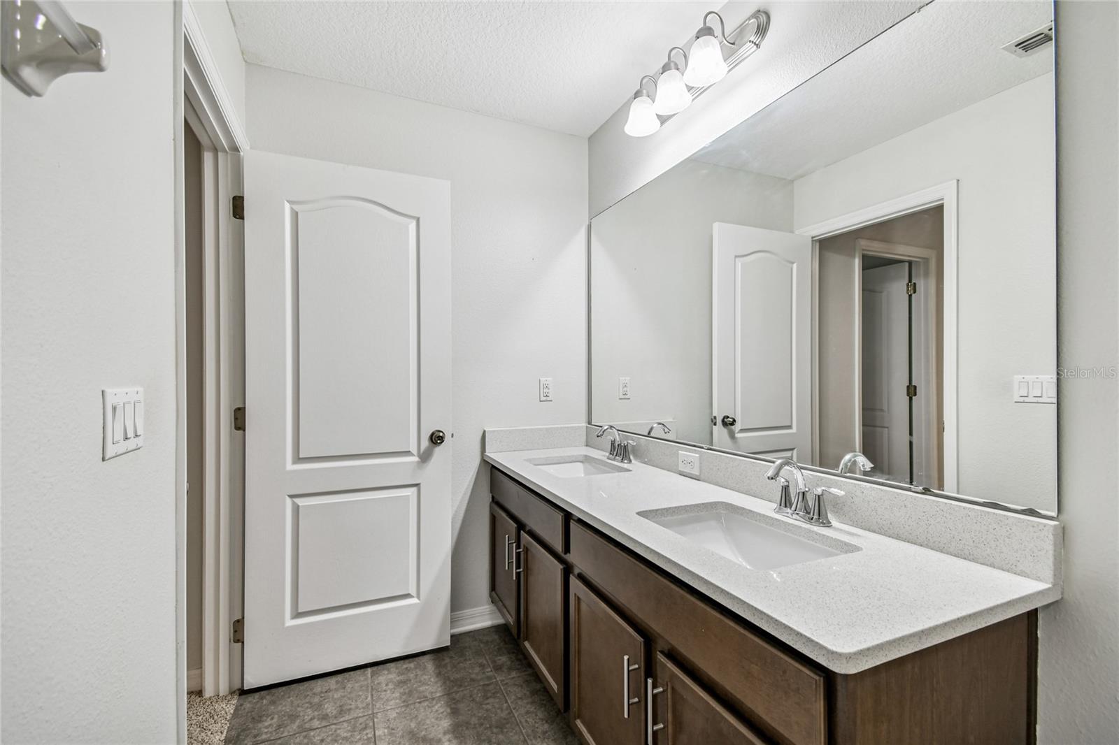 2641 River Landing Dr Property Photo 16