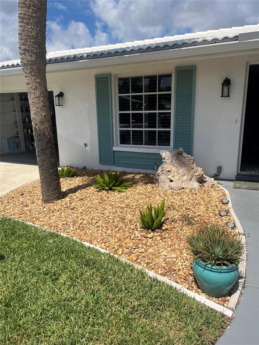 24 OAKWOOD DR N #24 Property Photo 1