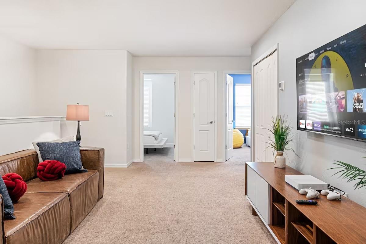 2402 Dubai St Property Photo 15