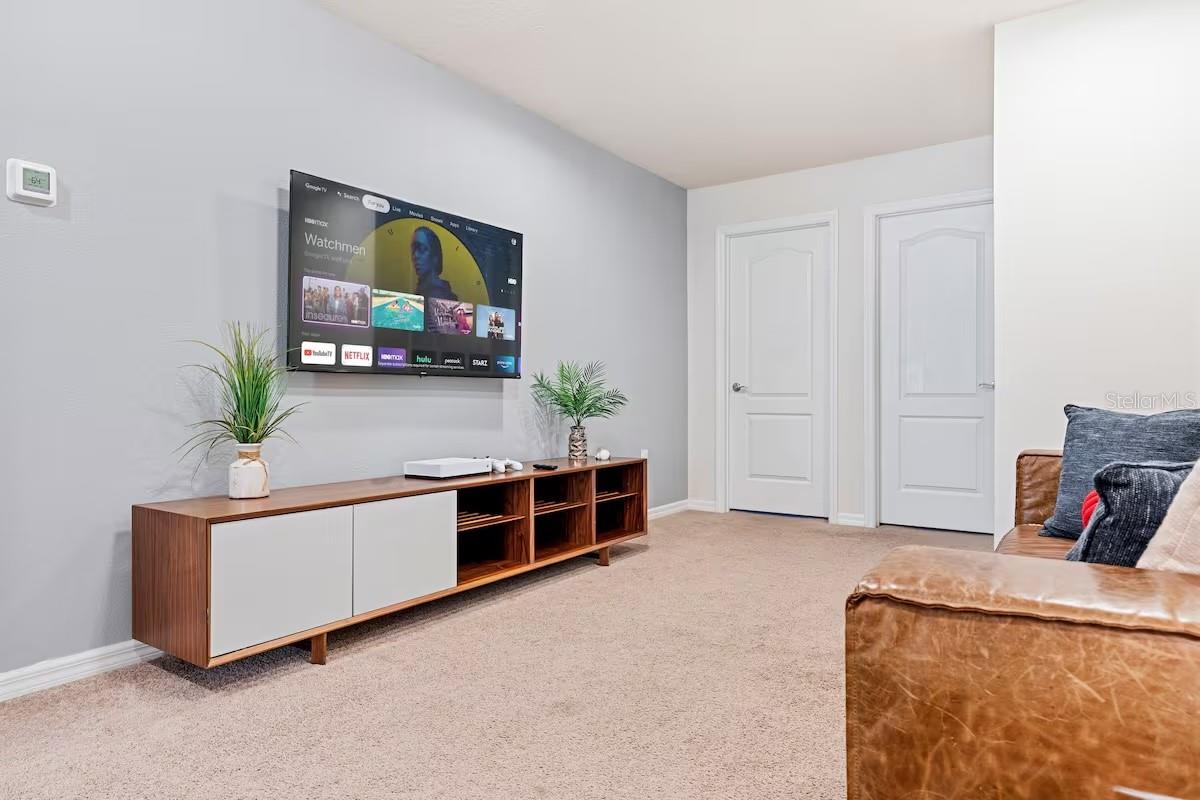 2402 Dubai St Property Photo 16