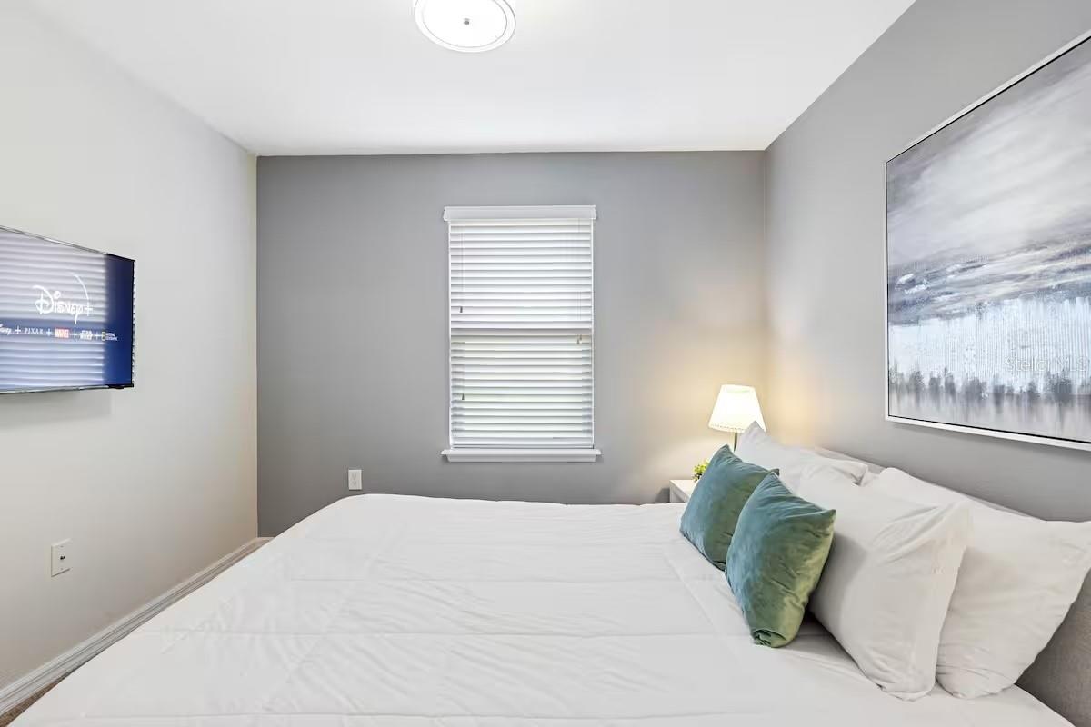 2402 Dubai St Property Photo 18