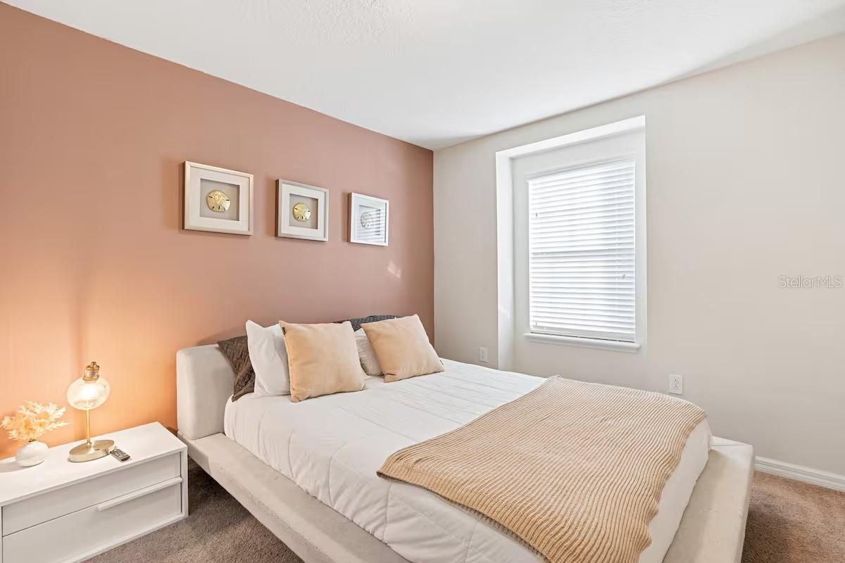 2402 Dubai St Property Photo 23
