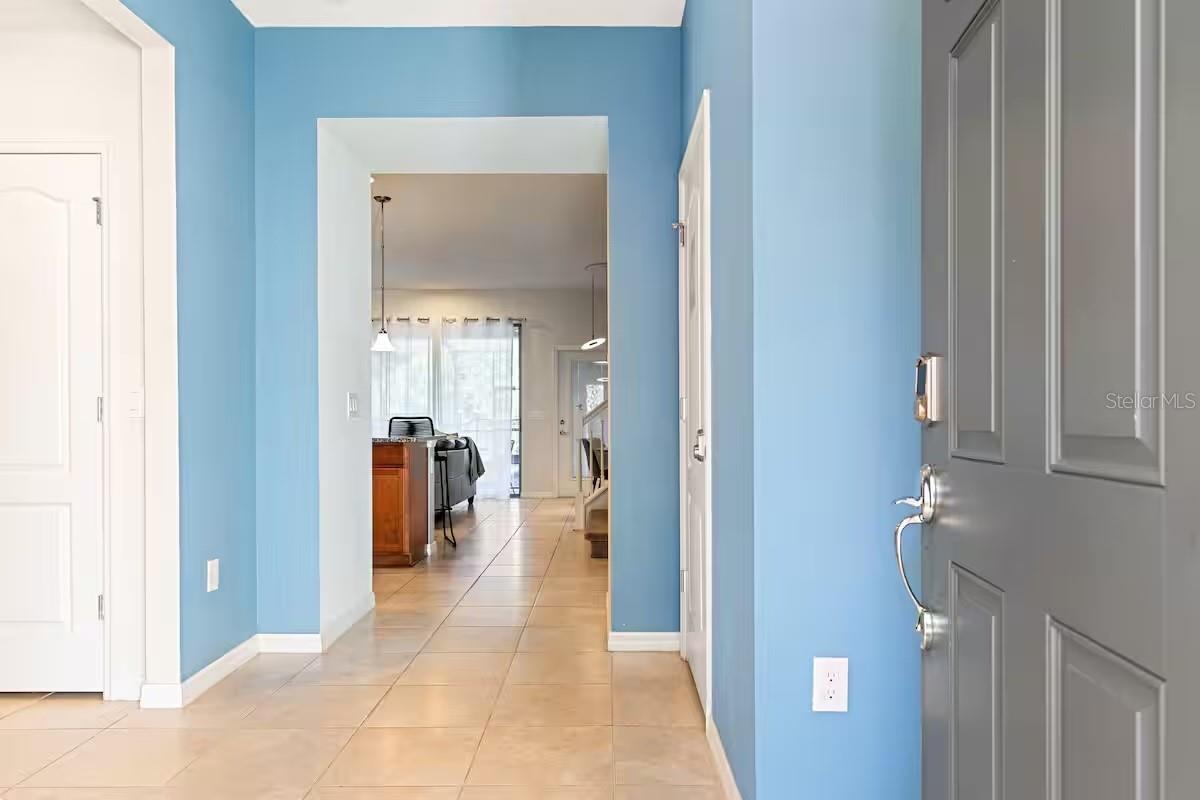 2402 Dubai St Property Photo 54