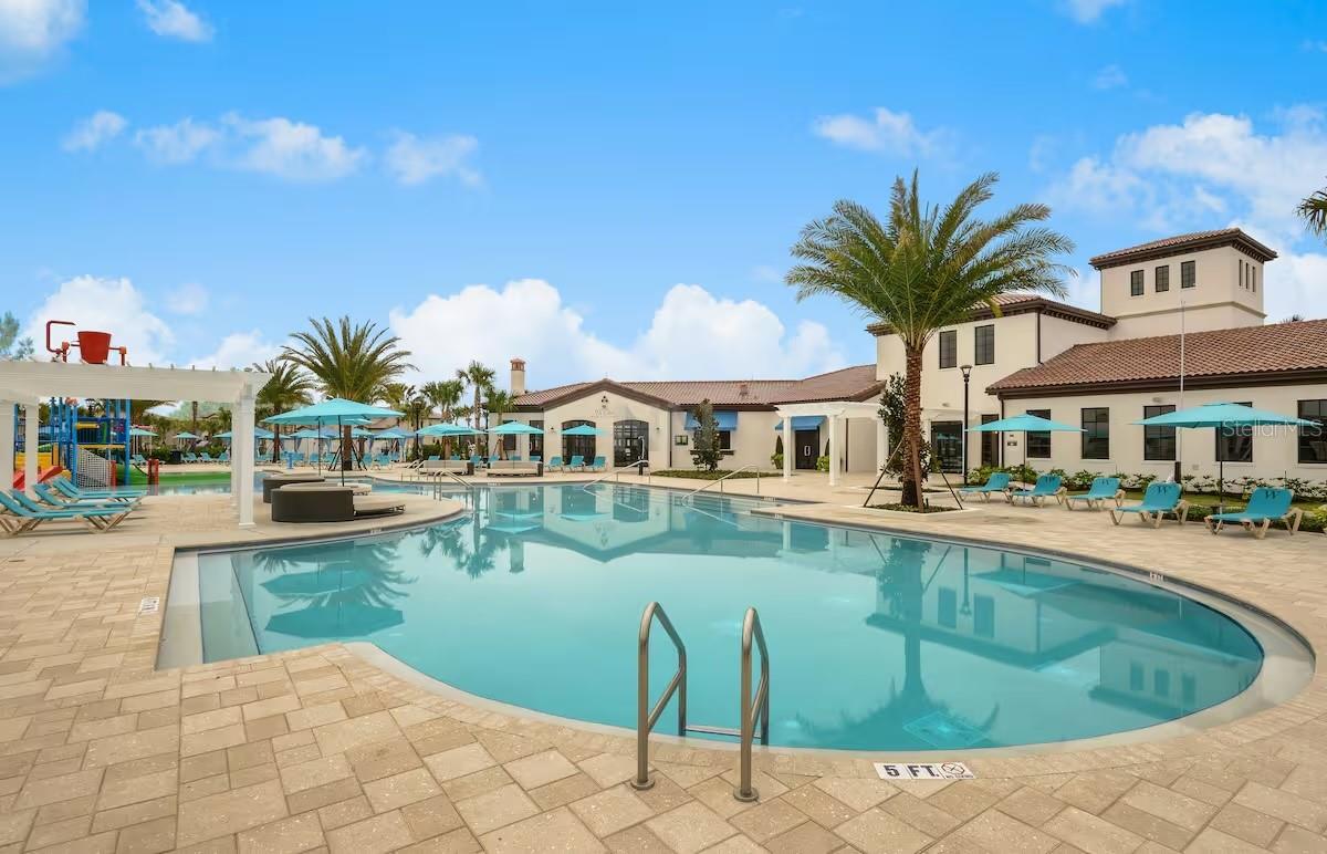 2402 Dubai St Property Photo 60