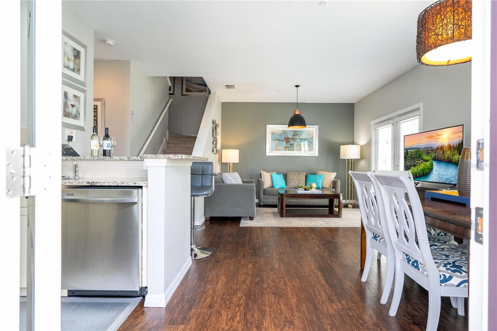 9008 Shine Dr Property Photo 8