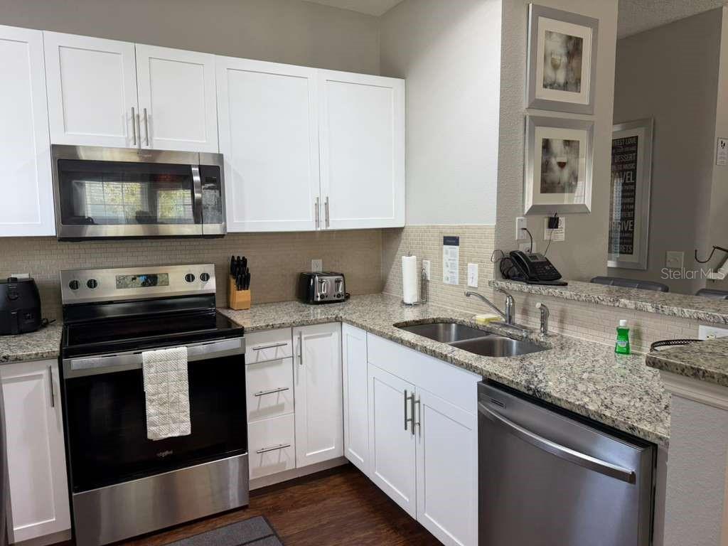 9008 Shine Dr Property Photo 17