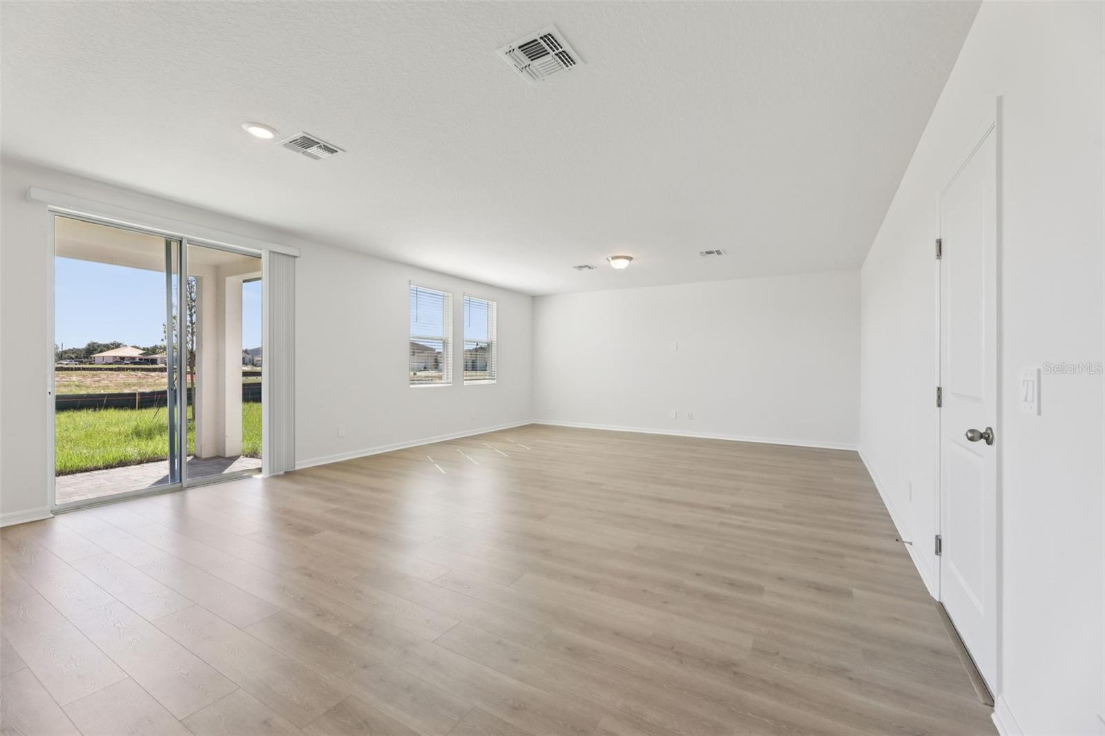 5222 Green Belt Dr Property Photo 5