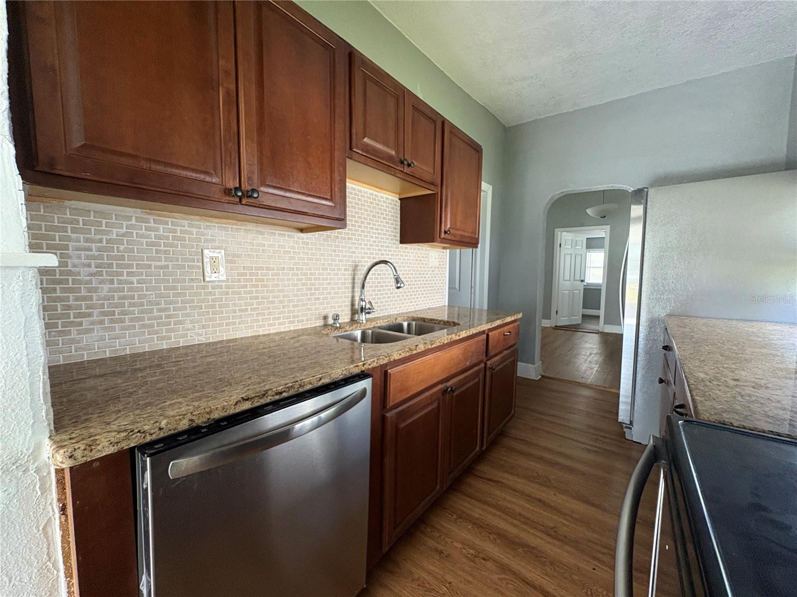 433 Pennsylvania Ave Property Photo 10