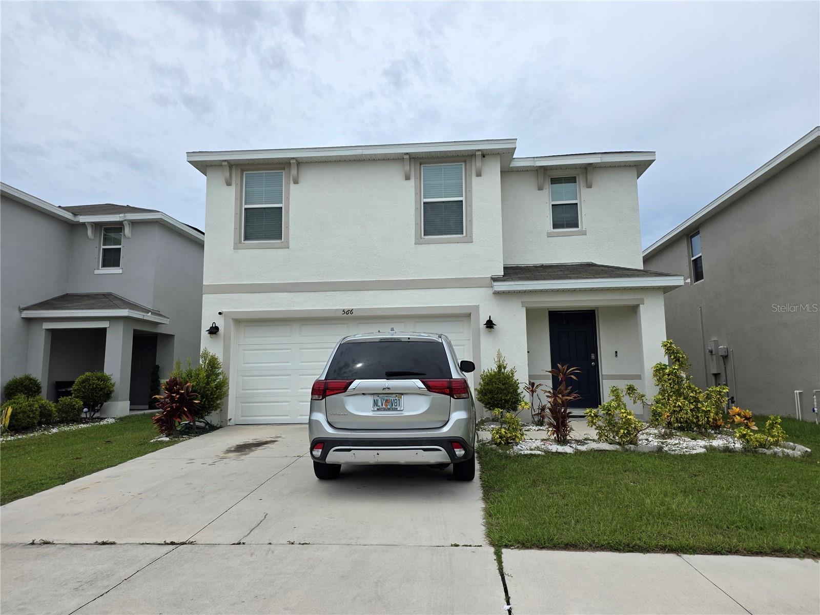 566 Sunlit Coral St Property Photo 2