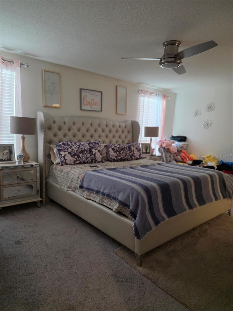 566 Sunlit Coral St Property Photo 9