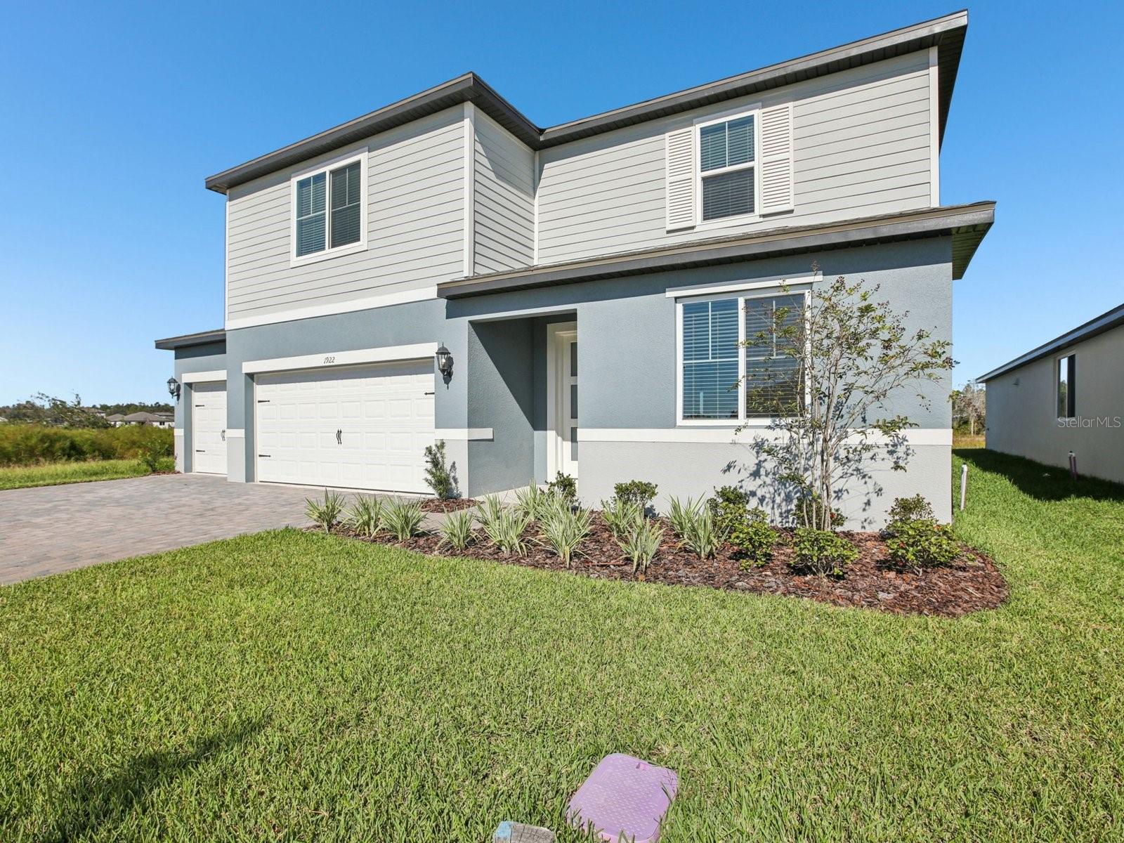 1922 Coolridge Pl Property Photo 3