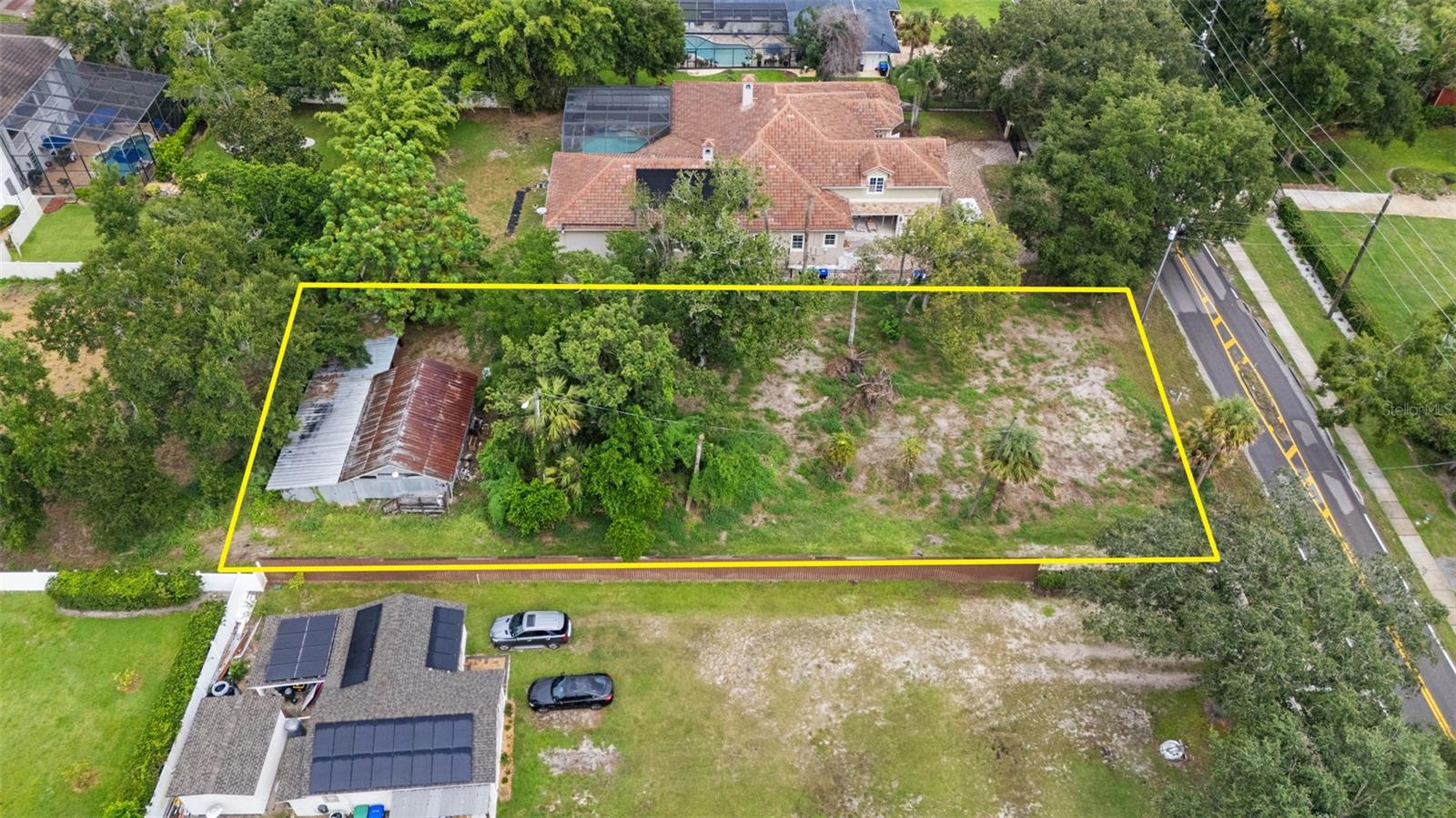 1516 Hempel Ave Property Photo 6