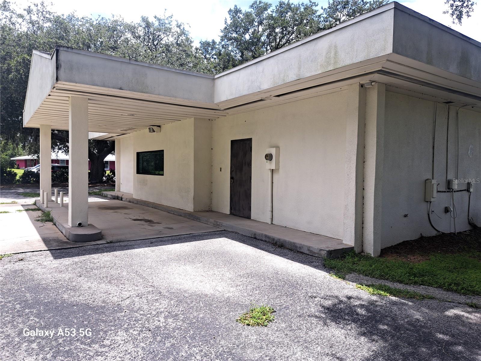 6481 Deland Ave Property Photo 2