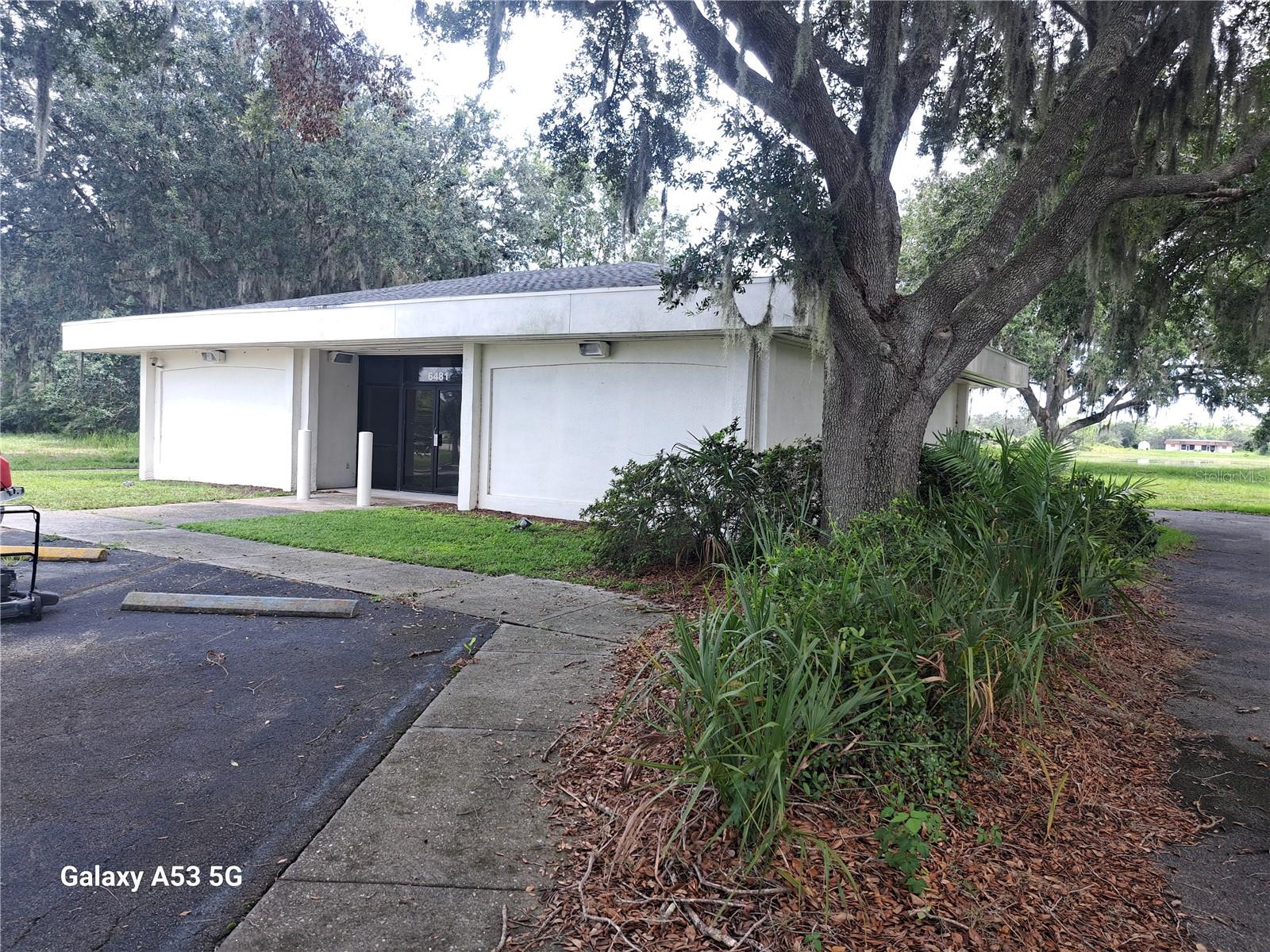 6481 Deland Ave Property Photo 3