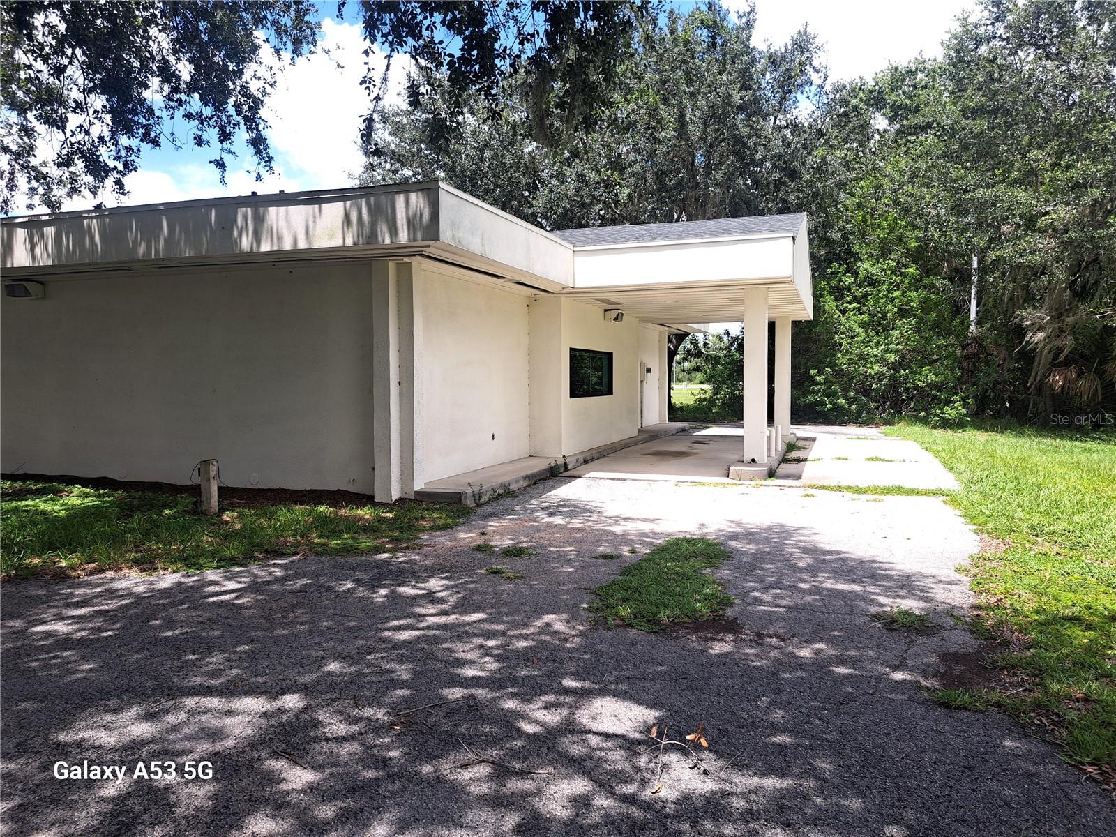 6481 Deland Ave Property Photo 5