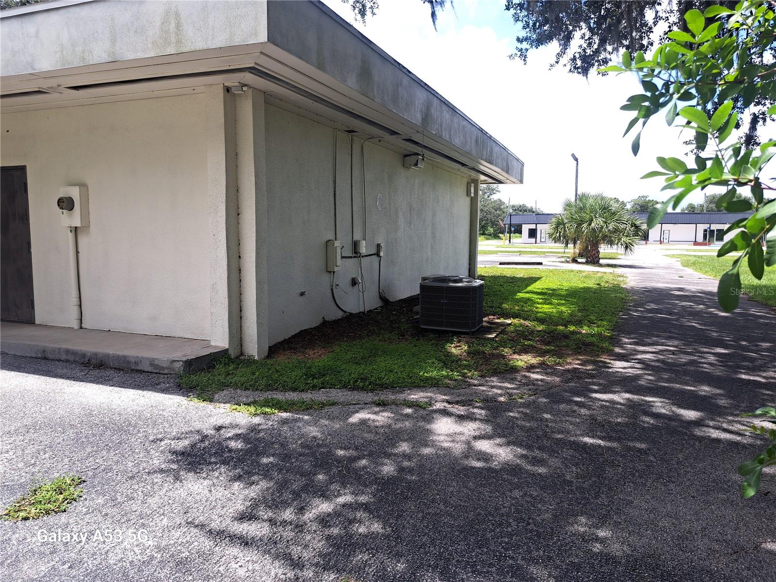 6481 Deland Ave Property Photo 6